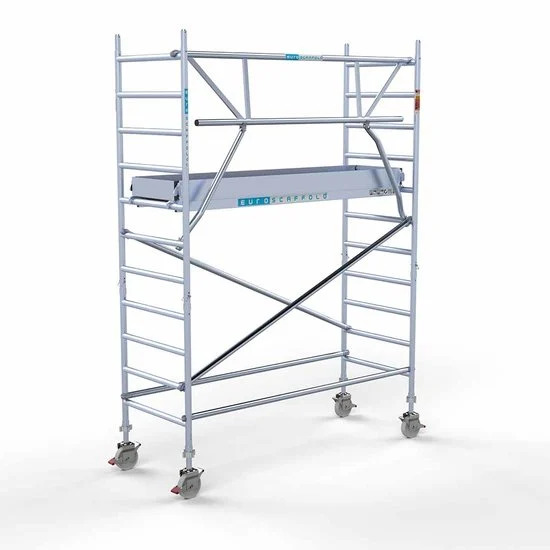 Alumīnija tornis 90х250 cm 4,2m darba augstums* salokāmas margas no 1 puses Alumīnija tornis 90х250 cm 4,2m darba augstums* salokāmas margas no 1 puses