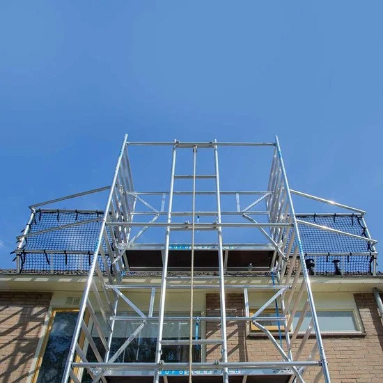 Alumīnija tornis 135х250 cm 8,2m darba augstums* ar liftu saules paneļiem un jumtas malu aizsardzību Safeguard Alumīnija tornis 135х250 cm 8,2m darba augstums* ar liftu saules paneļiem un jumtas malu aizsardzību Safeguard