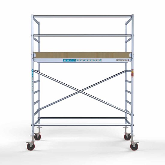 Alumīnija tornis 135х250 cm 4,2m darba augstums*, ar oglekļa platformu Alumīnija tornis 135х250 cm 4,2m darba augstums*, ar oglekļa platformu