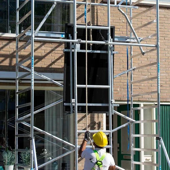 Alumīnija tornis 135х250 cm 8,2m darba augstums* ar liftu saules paneļiem Alumīnija tornis 135х250 cm 8,2m darba augstums* ar liftu saules paneļiem