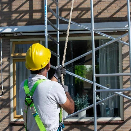 Alumīnija tornis 135х305 cm 8,2m darba augstums* ar liftu saules paneļiem Alumīnija tornis 135х305 cm 8,2m darba augstums* ar liftu saules paneļiem