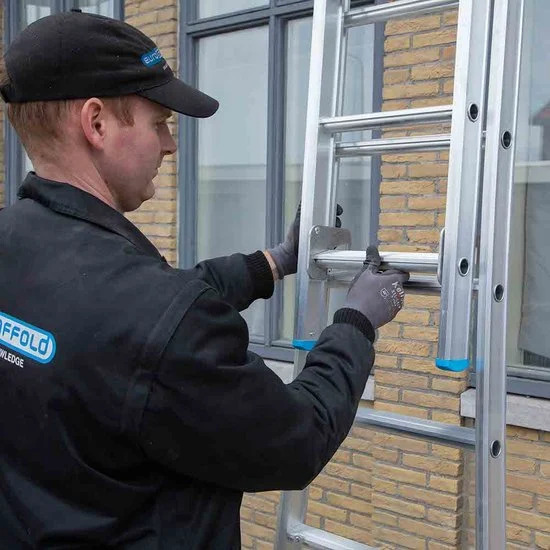 Divu sekciju kāpnes 2x6 pakāpieni Divu sekciju kāpnes 2x6 pakāpieni