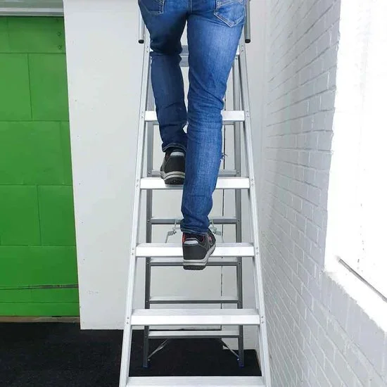 Trepe divpusīga 8 pakāpieni Trepe divpusīga 8 pakāpieni